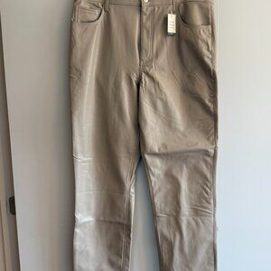BNWT Abercrombie Taupe Vegan Leather Ultra High Rise 90s Straight Pants